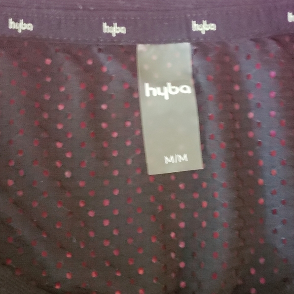 HYBA workout top - Picture 2 of 3